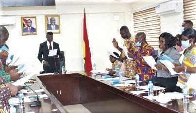 Dr Yaw Osei Adutwum, Minister of Education, swearing in members of the Governing Council for the Peki College of Education. Picture: ERNEST KODZI